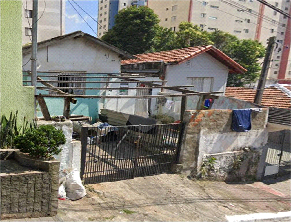 Casa Terrea/Terreno, próxima ao Metrõ Vila Matilde; Terreno de 140 metros quadrados (7x20).