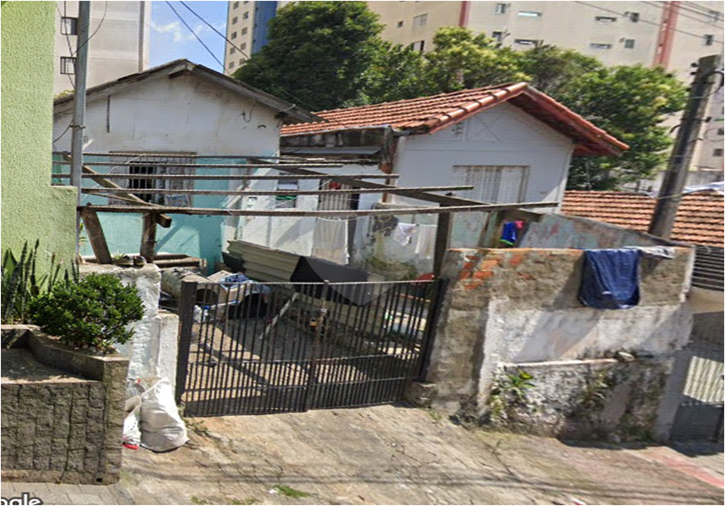 Casa Terrea/Terreno, próxima ao Metrõ Vila Matilde; Terreno de 140 metros quadrados (7x20).