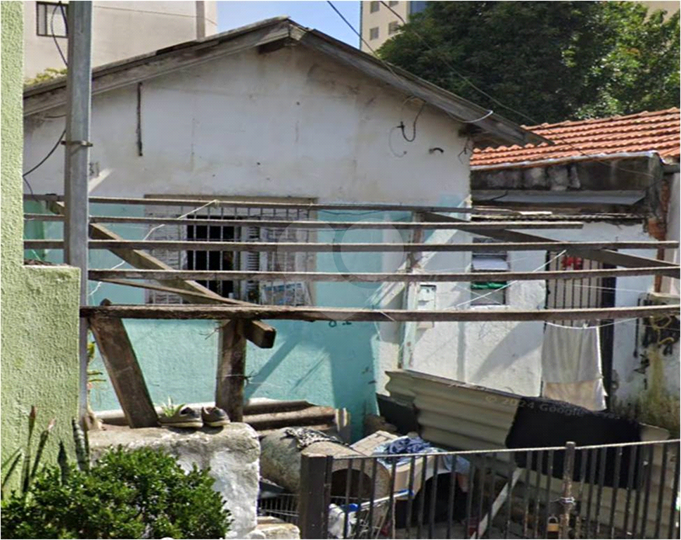 Casa Terrea/Terreno, próxima ao Metrõ Vila Matilde; Terreno de 140 metros quadrados (7x20).