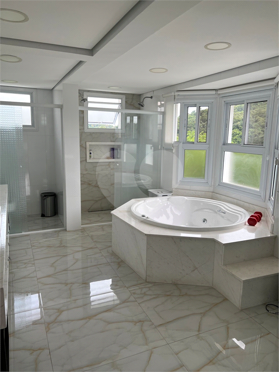 Serra da Cantareira Casa à venda de Porteira Fechada em Condomínio Fechado com segurança 24 hrs!!