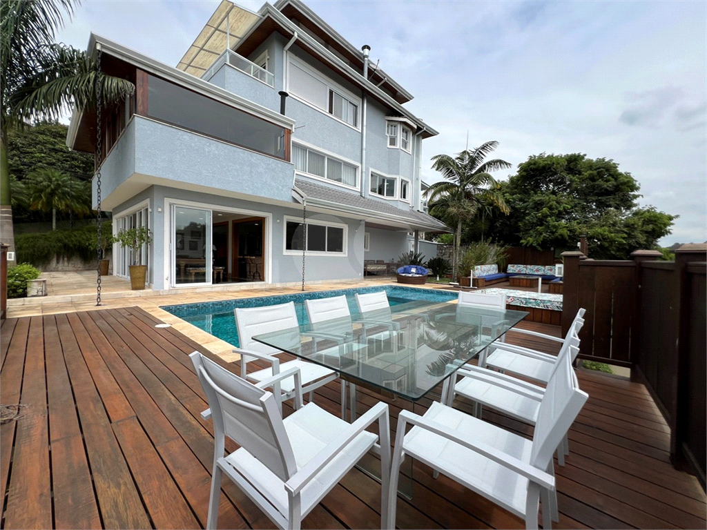 Serra da Cantareira Casa à venda de Porteira Fechada em Condomínio Fechado com segurança 24 hrs!!