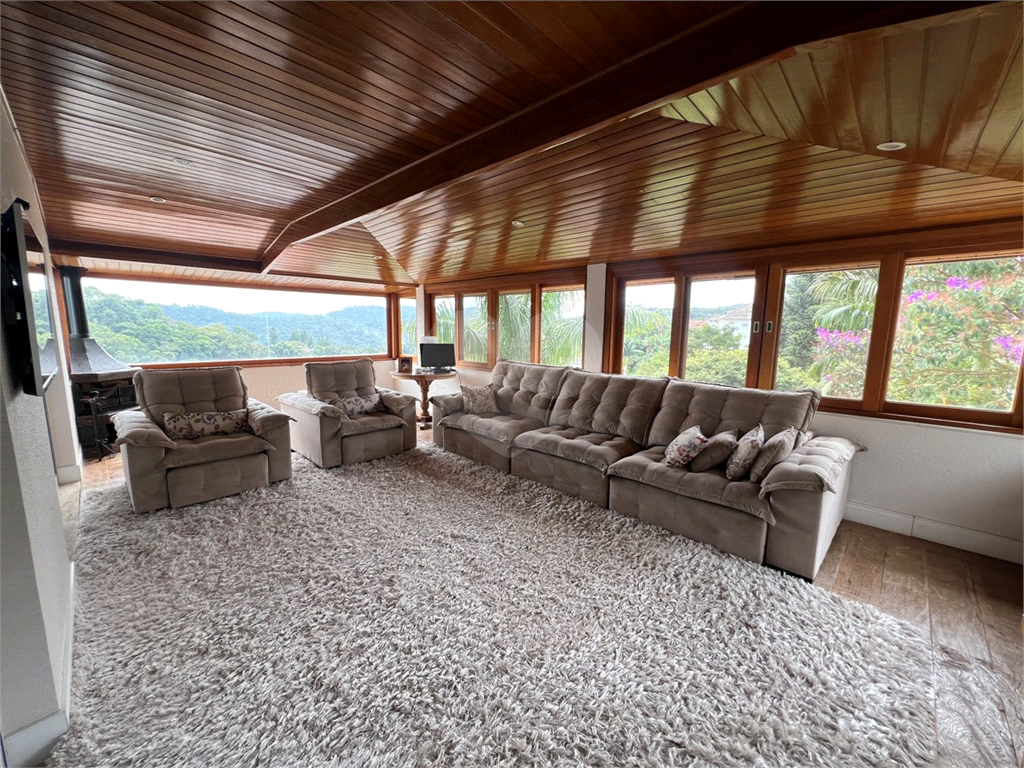 Serra da Cantareira Casa à venda de Porteira Fechada em Condomínio Fechado com segurança 24 hrs!!