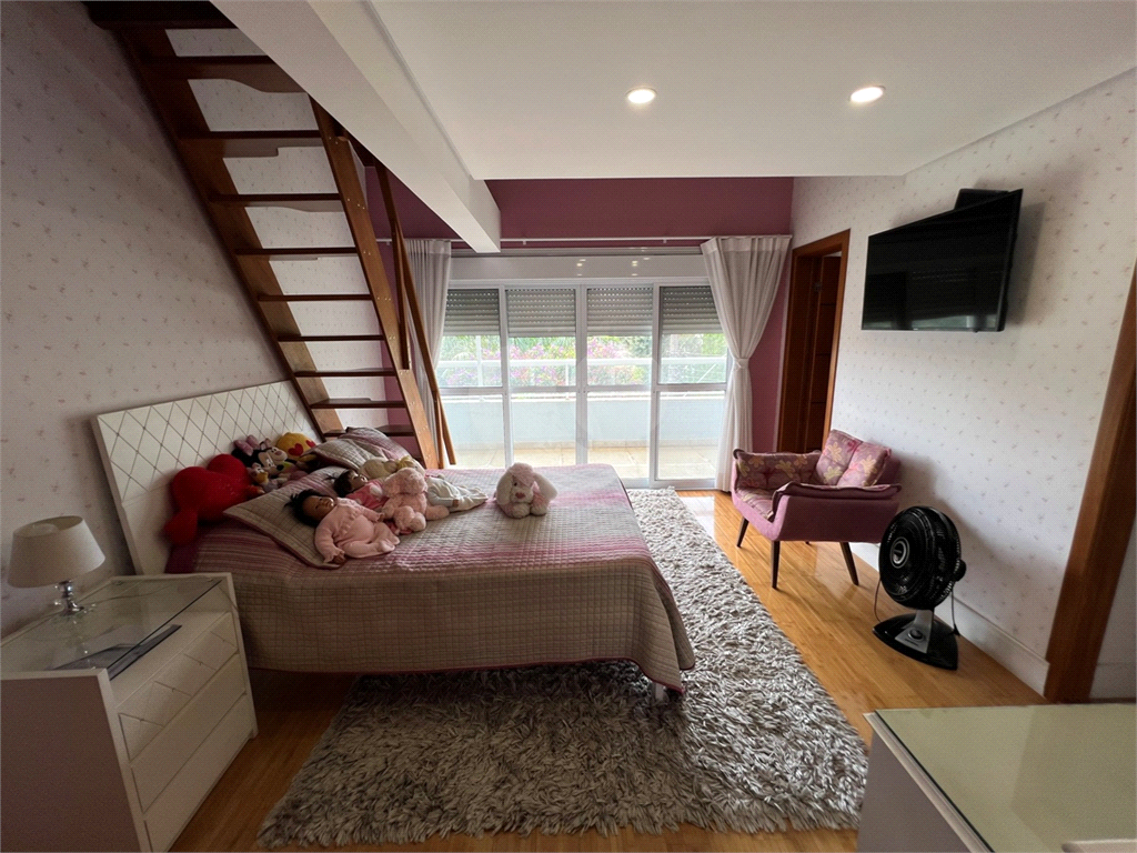 Serra da Cantareira Casa à venda de Porteira Fechada em Condomínio Fechado com segurança 24 hrs!!