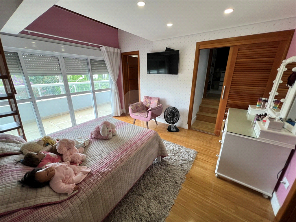 Serra da Cantareira Casa à venda de Porteira Fechada em Condomínio Fechado com segurança 24 hrs!!