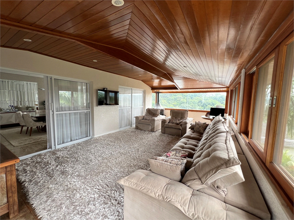 Serra da Cantareira Casa à venda de Porteira Fechada em Condomínio Fechado com segurança 24 hrs!!