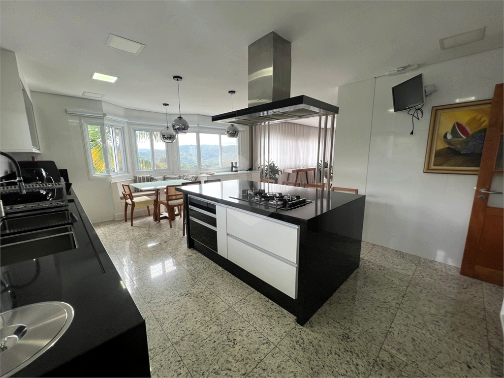 Serra da Cantareira Casa à venda de Porteira Fechada em Condomínio Fechado com segurança 24 hrs!!