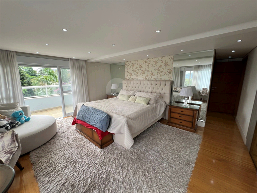 Serra da Cantareira Casa à venda de Porteira Fechada em Condomínio Fechado com segurança 24 hrs!!