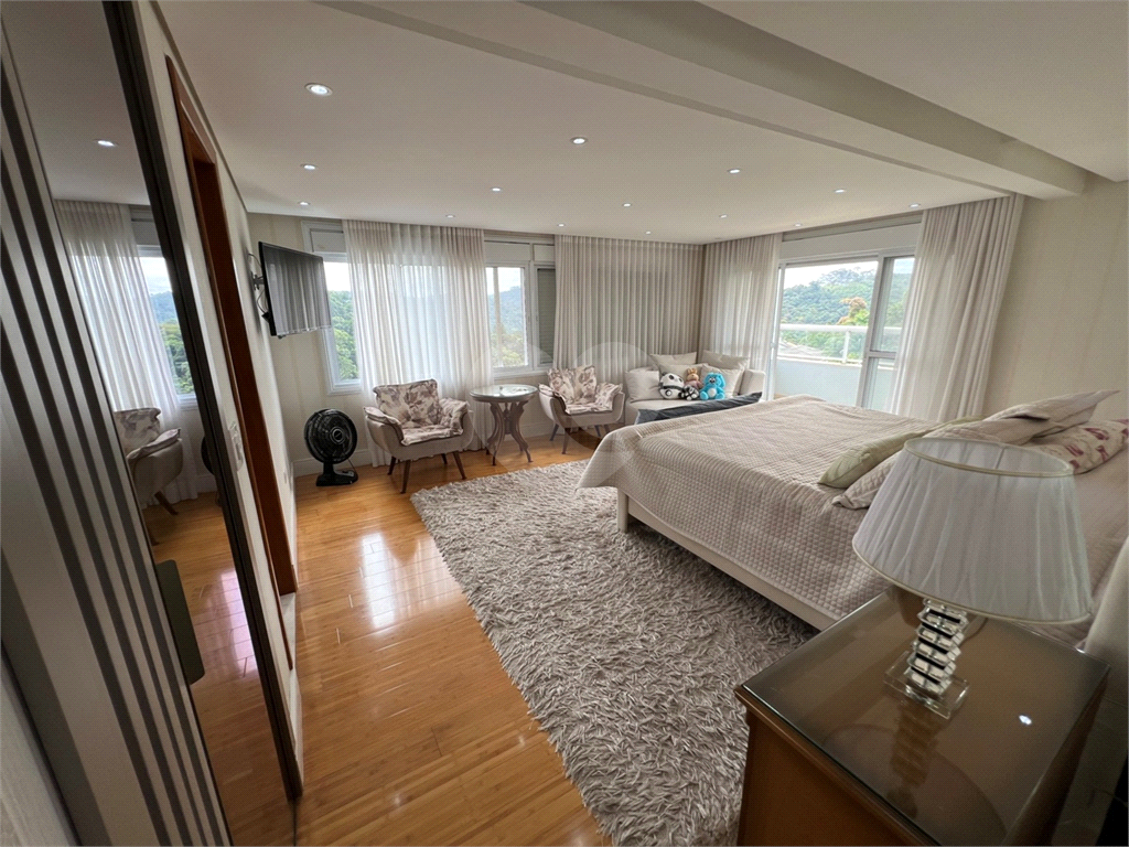 Serra da Cantareira Casa à venda de Porteira Fechada em Condomínio Fechado com segurança 24 hrs!!