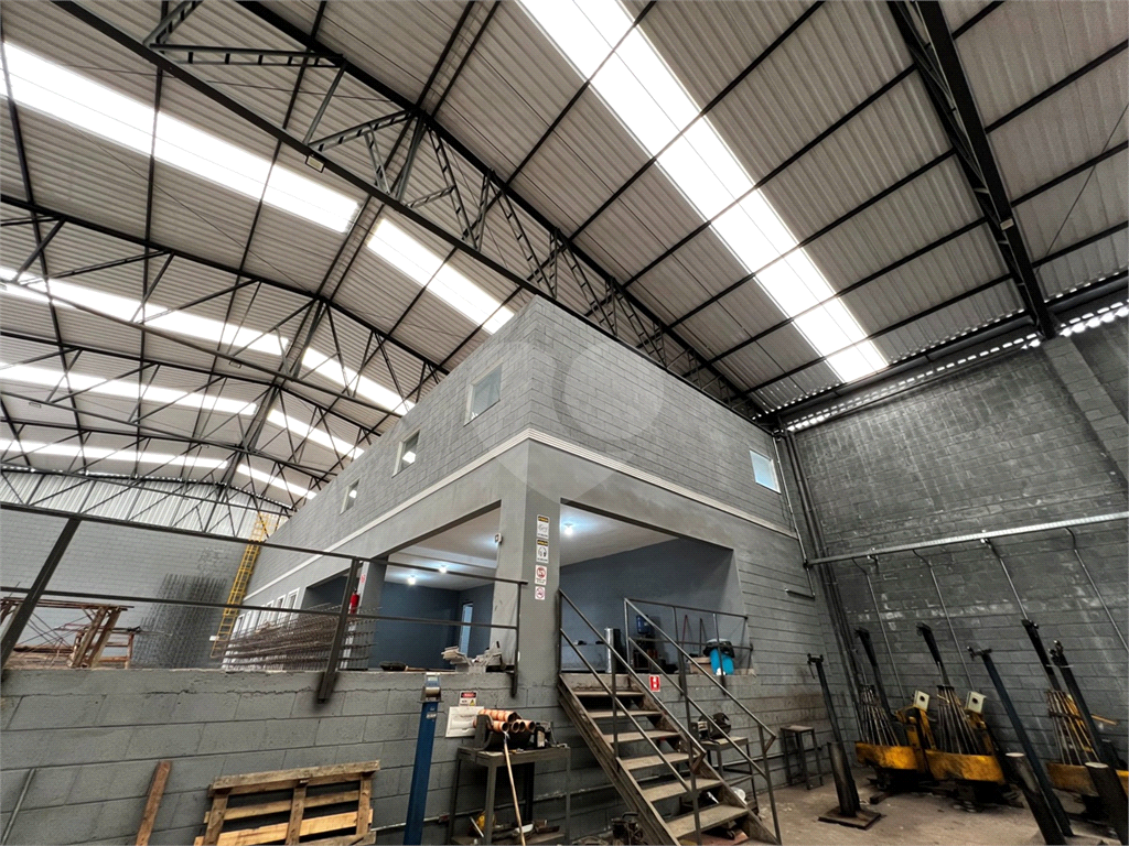 Galpão em Mairiporã totalmente Legalizado e a documentação OK 1.750 m²  A/C e  2.274 m²  de terreno 