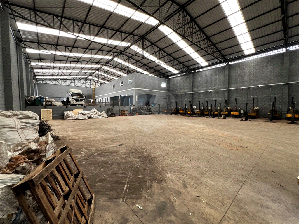 Galpão em Mairiporã totalmente Legalizado e a documentação OK 1.750 m²  A/C e  2.274 m²  de terreno 