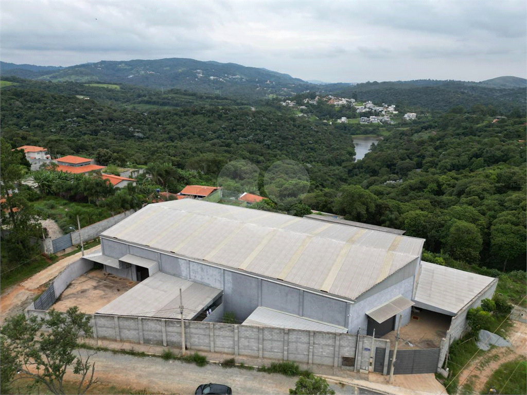 Galpão em Mairiporã totalmente Legalizado e a documentação OK 1.750 m²  A/C e  2.274 m²  de terreno 