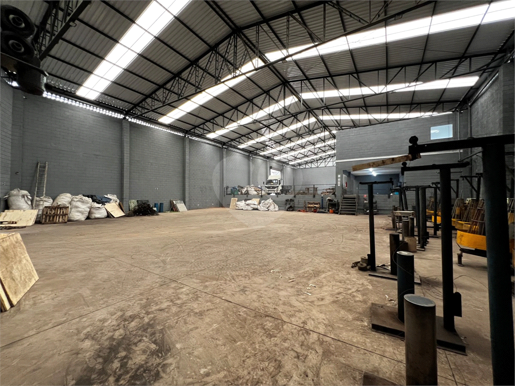 Galpão em Mairiporã totalmente Legalizado e a documentação OK 1.750 m²  A/C e  2.274 m²  de terreno 