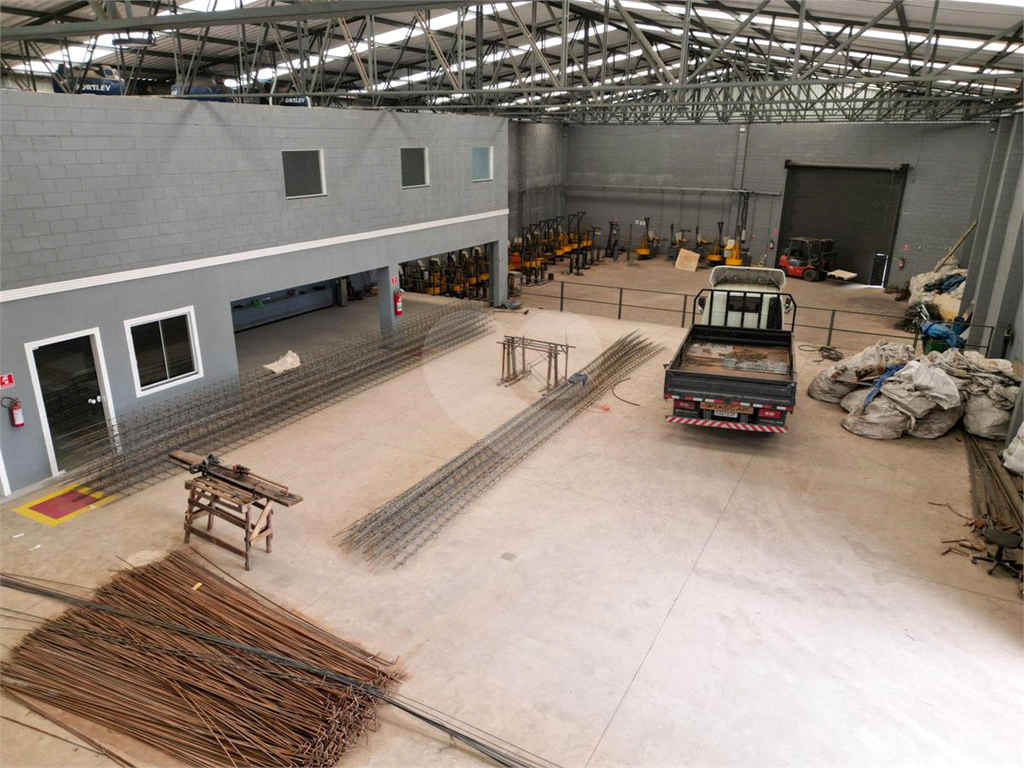 Galpão em Mairiporã totalmente Legalizado e a documentação OK 1.750 m²  A/C e  2.274 m²  de terreno 