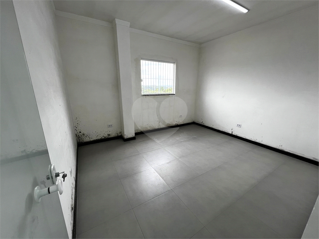 Galpão em Mairiporã totalmente Legalizado e a documentação OK 1.750 m²  A/C e  2.274 m²  de terreno 