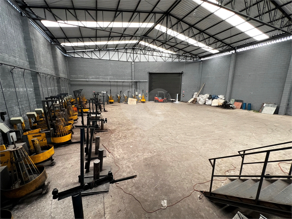 Galpão em Mairiporã totalmente Legalizado e a documentação OK 1.750 m²  A/C e  2.274 m²  de terreno 