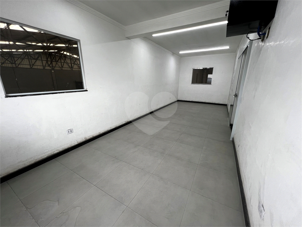 Galpão em Mairiporã totalmente Legalizado e a documentação OK 1.750 m²  A/C e  2.274 m²  de terreno 