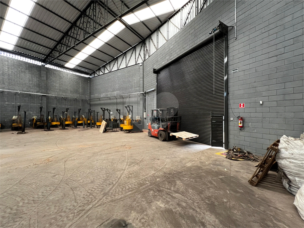 Galpão em Mairiporã totalmente Legalizado e a documentação OK 1.750 m²  A/C e  2.274 m²  de terreno 