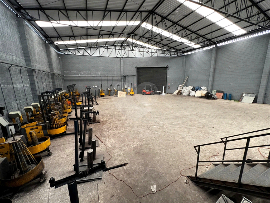 Galpão em Mairiporã totalmente Legalizado e a documentação OK 1.750 m²  A/C e  2.274 m²  de terreno 