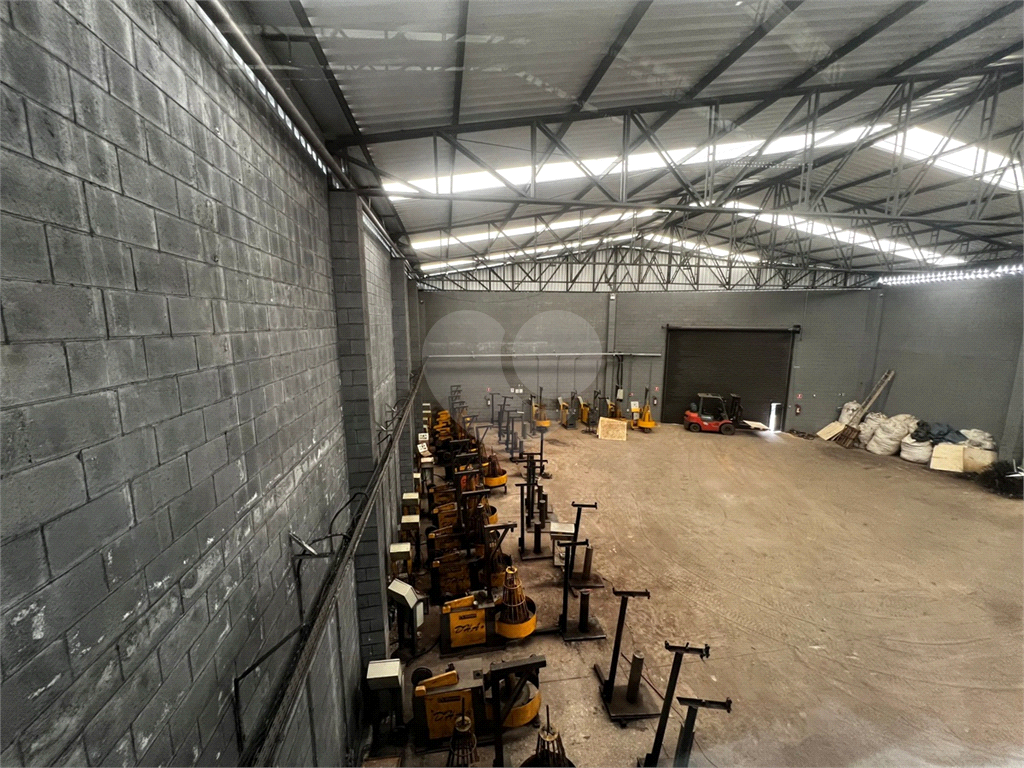 Galpão em Mairiporã totalmente Legalizado e a documentação OK 1.750 m²  A/C e  2.274 m²  de terreno 