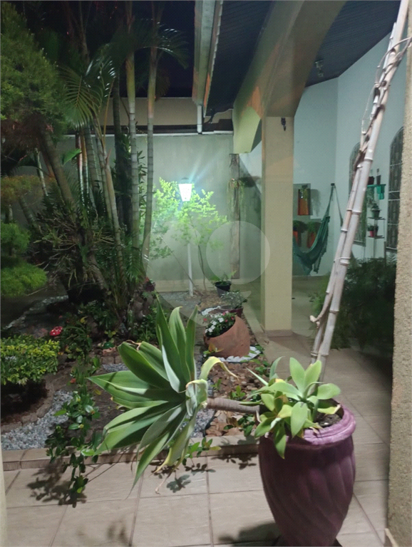 Casa à venda com 3 quartos, 248m² - Foto 8