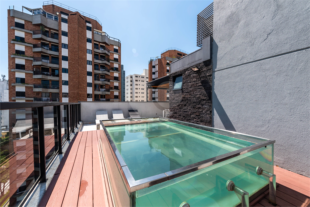 Cobertura Duplex - Morumbi - 1 Dormitório / Suíte - Piscina - 3 Vagas - Venda / Compra
