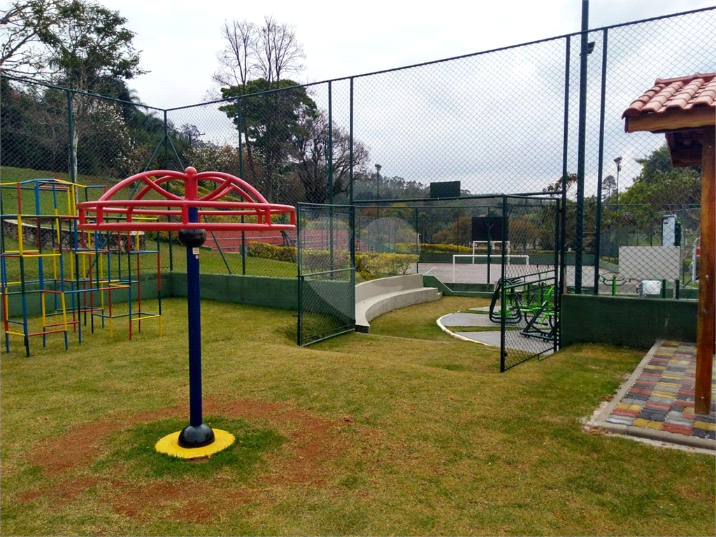 Magnífica Casa na Serra, melhor condomínio, completa, mobiliada 5 suites, 8 Salas, Piscina, Quadra e