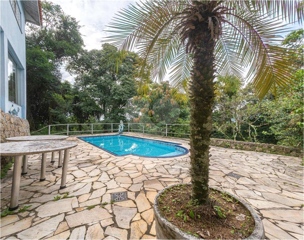 Magnífica Casa na Serra, melhor condomínio, completa, mobiliada 5 suites, 8 Salas, Piscina, Quadra e