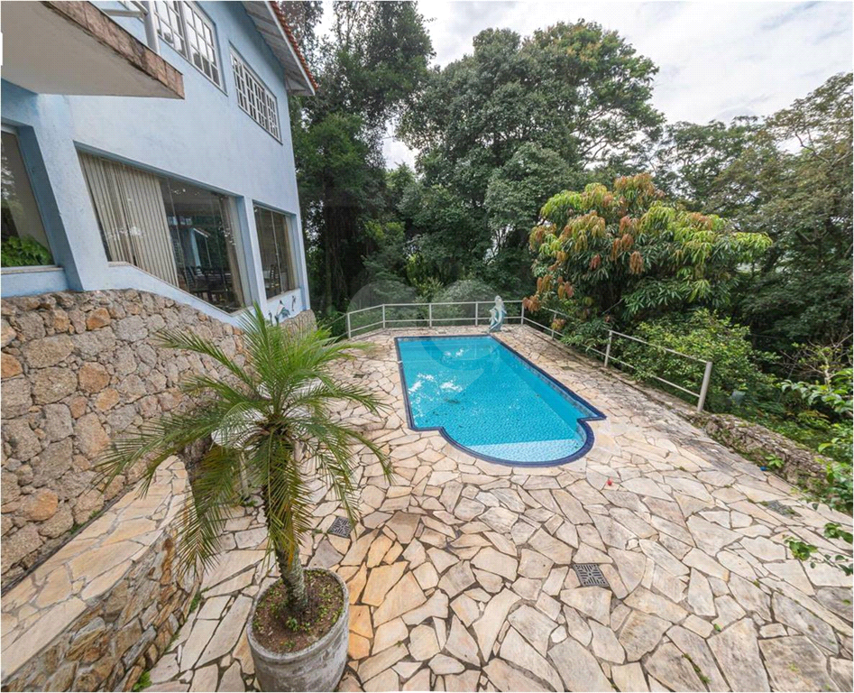 Magnífica Casa na Serra, melhor condomínio, completa, mobiliada 5 suites, 8 Salas, Piscina, Quadra e