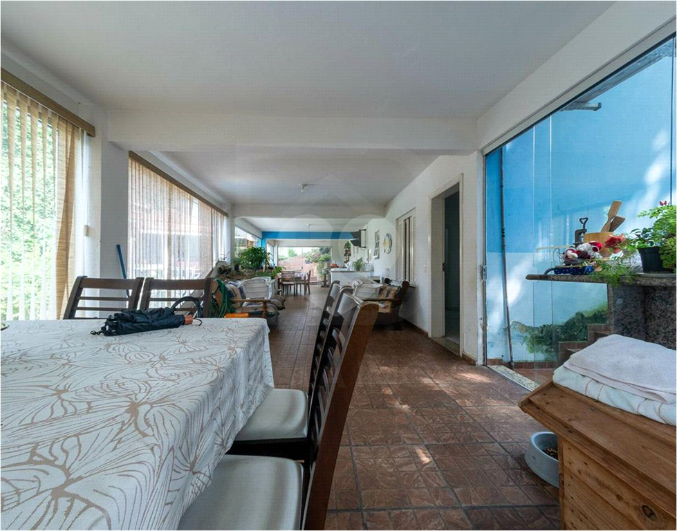 Magnífica Casa na Serra, melhor condomínio, completa, mobiliada 5 suites, 8 Salas, Piscina, Quadra e