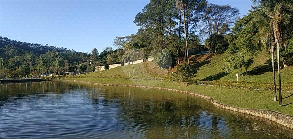 Magnífica Casa na Serra, melhor condomínio, completa, mobiliada 5 suites, 8 Salas, Piscina, Quadra e