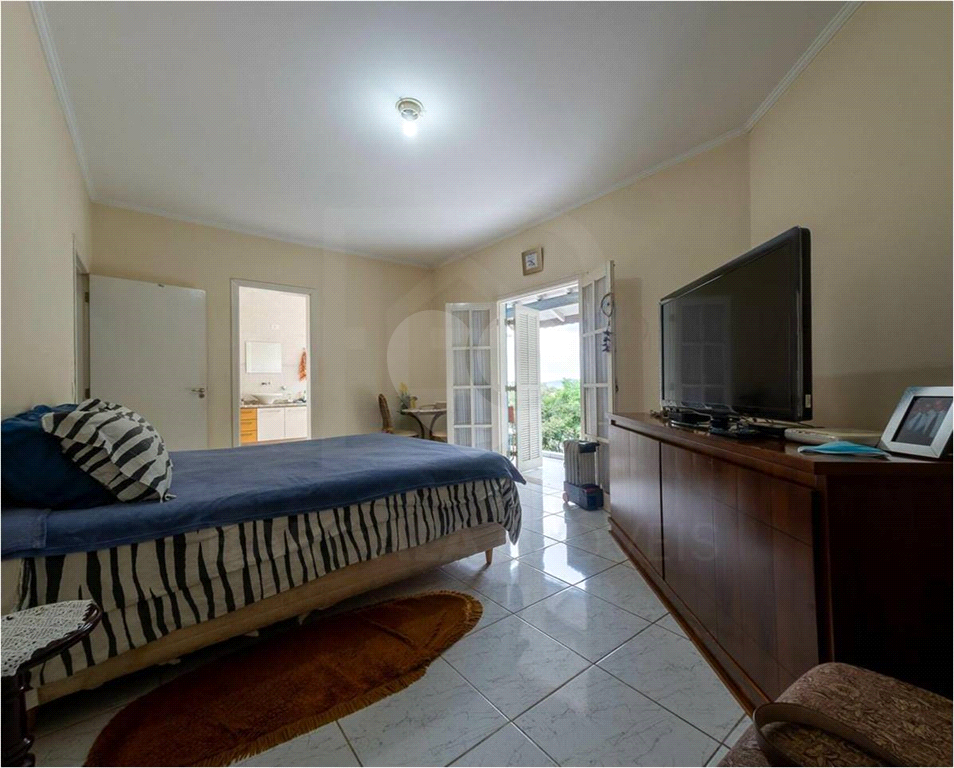 Magnífica Casa na Serra, melhor condomínio, completa, mobiliada 5 suites, 8 Salas, Piscina, Quadra e