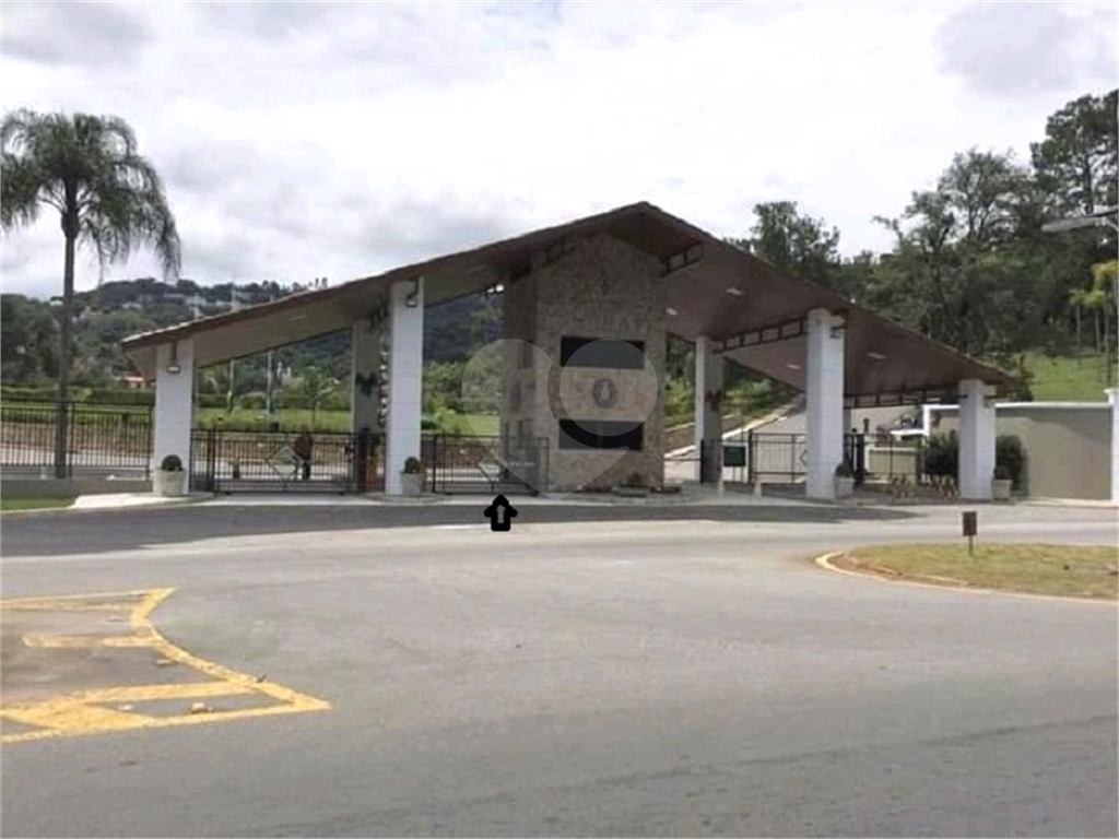 Magnífica Casa na Serra, melhor condomínio, completa, mobiliada 5 suites, 8 Salas, Piscina, Quadra e