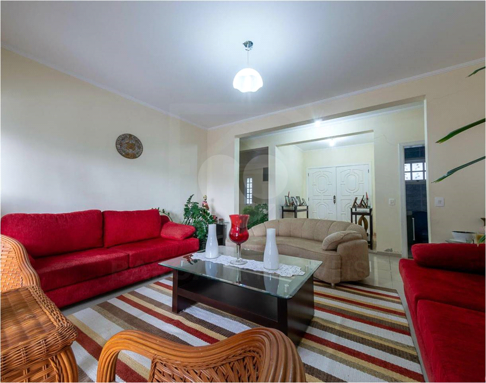 Magnífica Casa na Serra, melhor condomínio, completa, mobiliada 5 suites, 8 Salas, Piscina, Quadra e