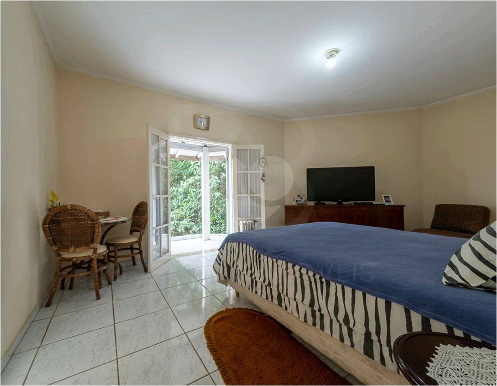 Magnífica Casa na Serra, melhor condomínio, completa, mobiliada 5 suites, 8 Salas, Piscina, Quadra e