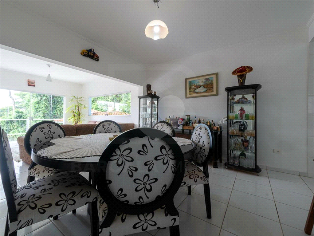 Magnífica Casa na Serra, melhor condomínio, completa, mobiliada 5 suites, 8 Salas, Piscina, Quadra e