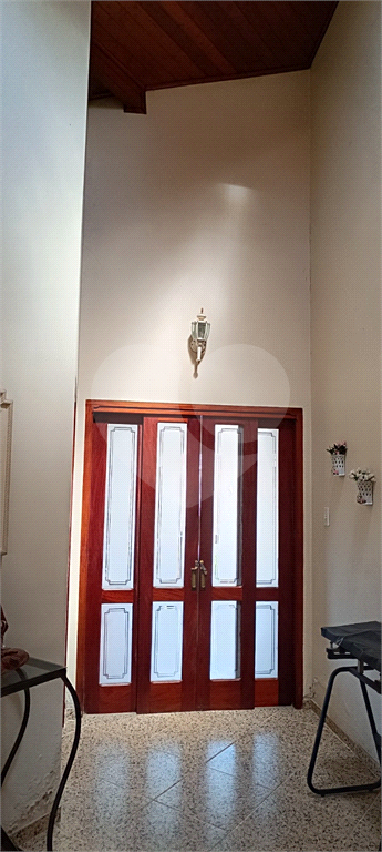 Casa térrea em condomínio- 4 suítes - Interior de SP