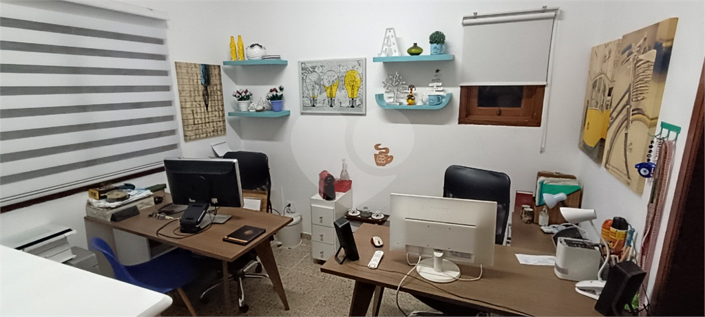 Casa térrea em condomínio- 4 suítes - Interior de SP