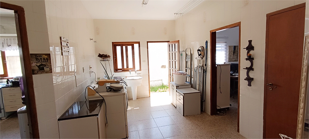 Casa térrea em condomínio- 4 suítes - Interior de SP
