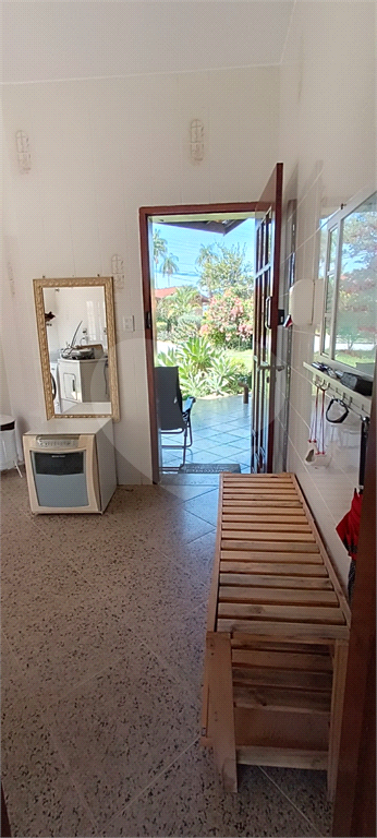 Casa térrea em condomínio- 4 suítes - Interior de SP
