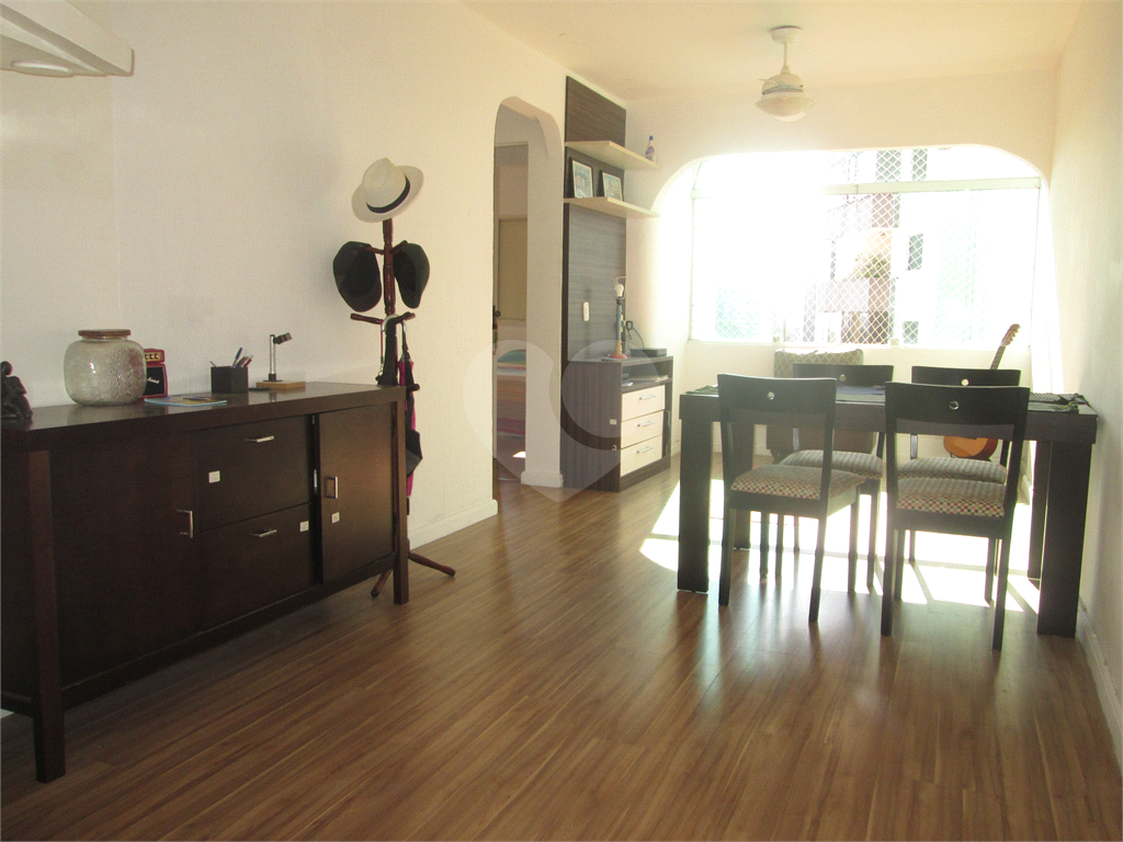 Apartamento duplex com 3 dormitórios, 1 vaga de garagem, andar alto na Jabaquara. 