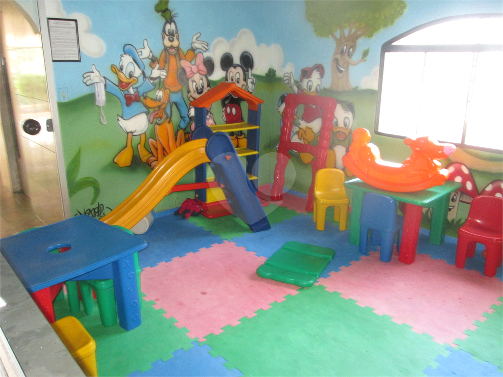 Apartamento duplex com 3 dormitórios, 1 vaga de garagem, andar alto na Jabaquara. 