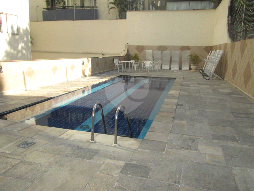 Apartamento duplex com 3 dormitórios, 1 vaga de garagem, andar alto na Jabaquara. 