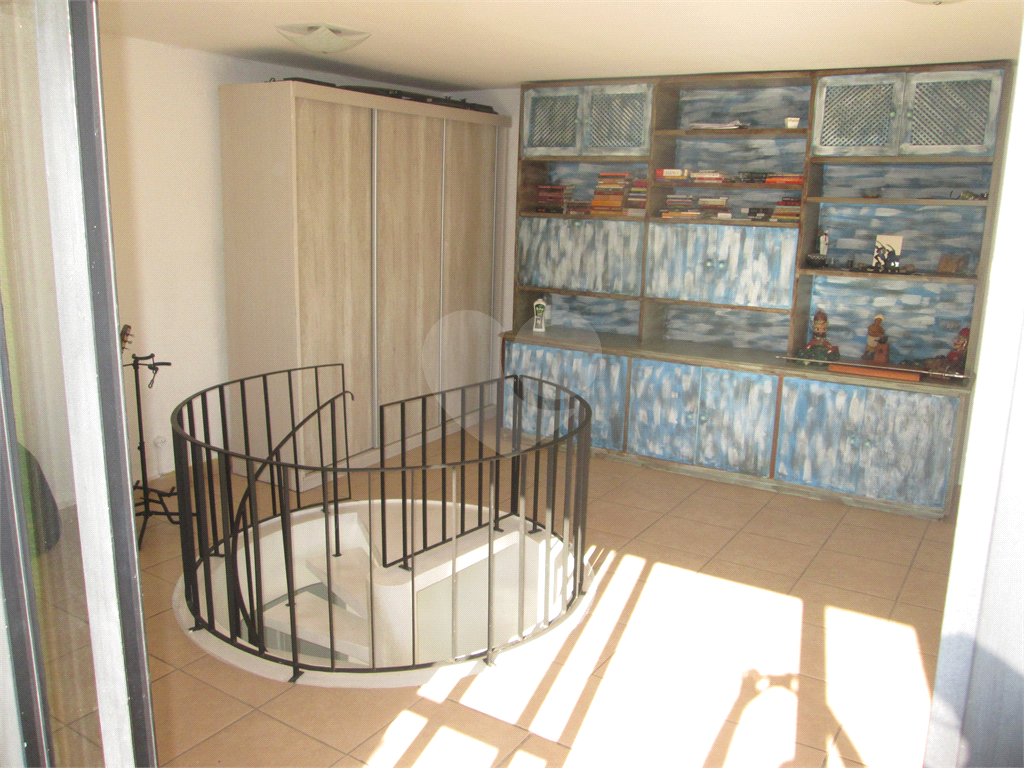 Apartamento duplex com 3 dormitórios, 1 vaga de garagem, andar alto na Jabaquara. 