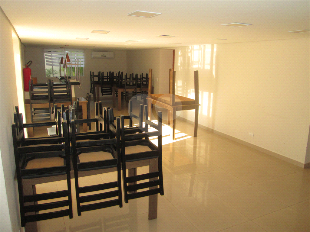 Apartamento duplex com 3 dormitórios, 1 vaga de garagem, andar alto na Jabaquara. 