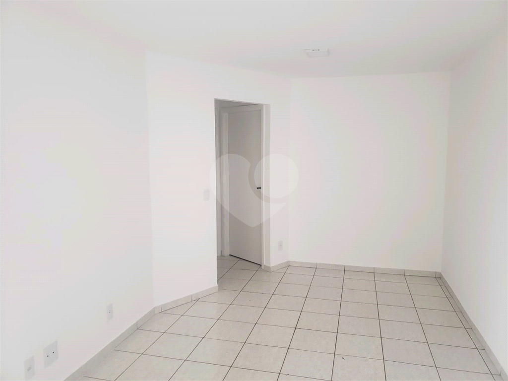 Apartamento à venda com 2 quartos, 55m² - Foto 4