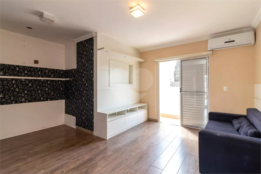 SOBRADO em ÁGUA FRIA