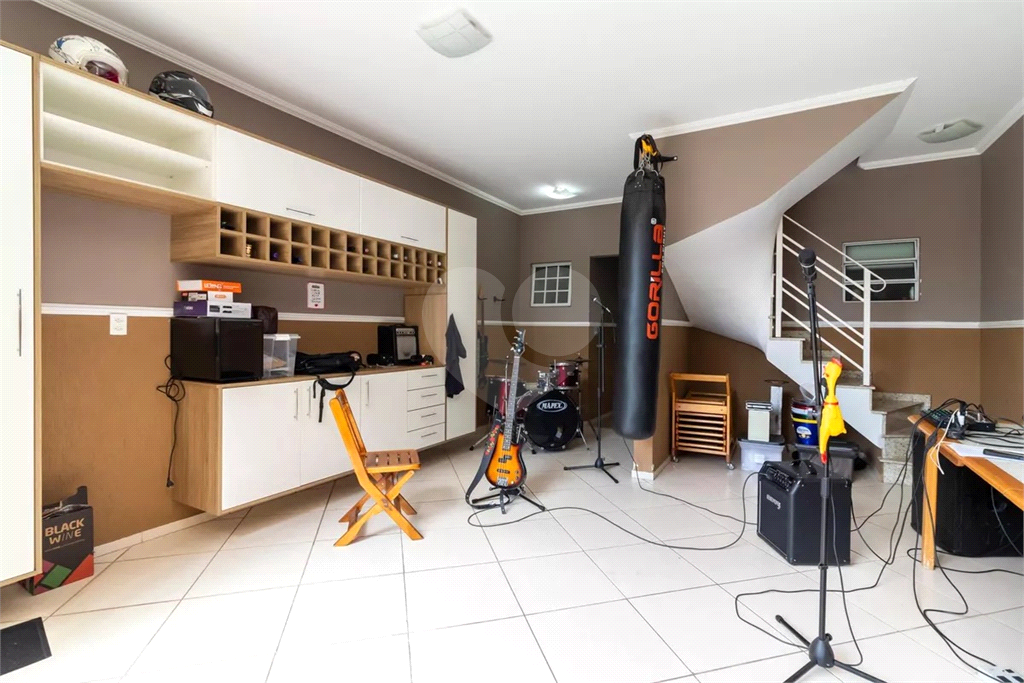 SOBRADO em ÁGUA FRIA