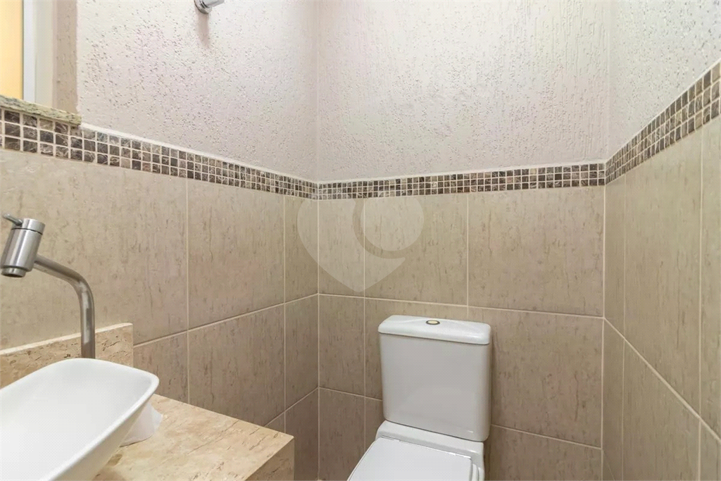 SOBRADO em ÁGUA FRIA