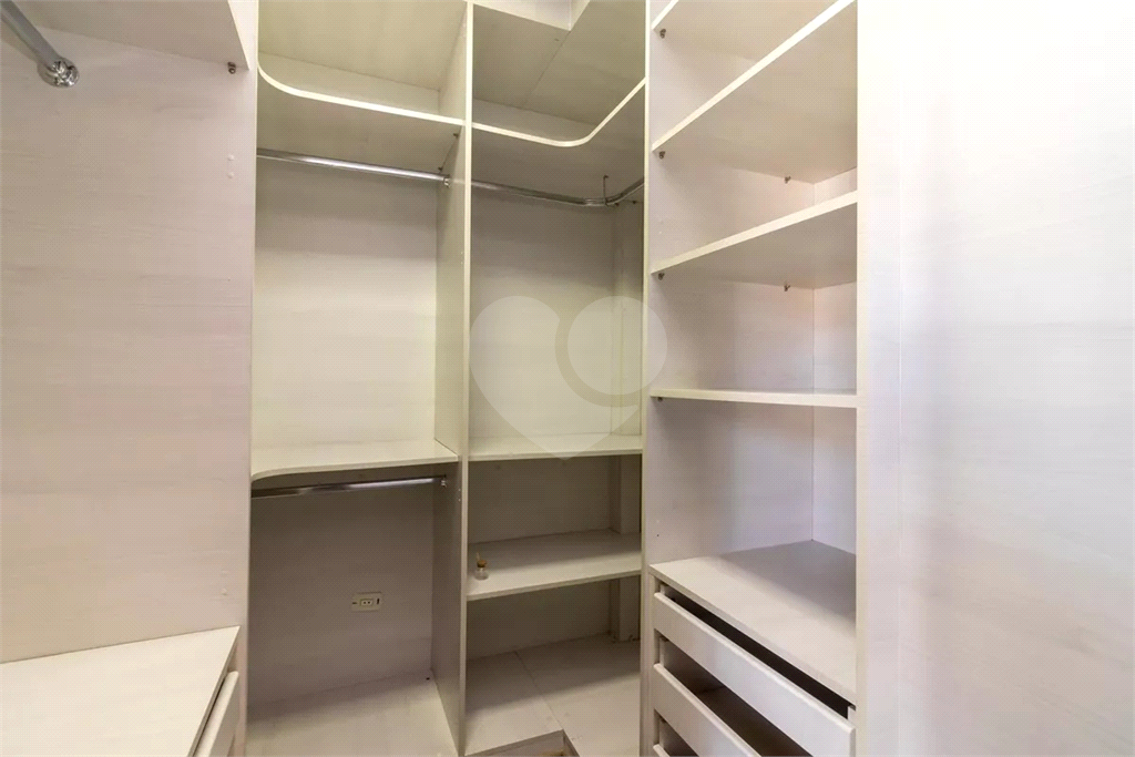 SOBRADO em ÁGUA FRIA