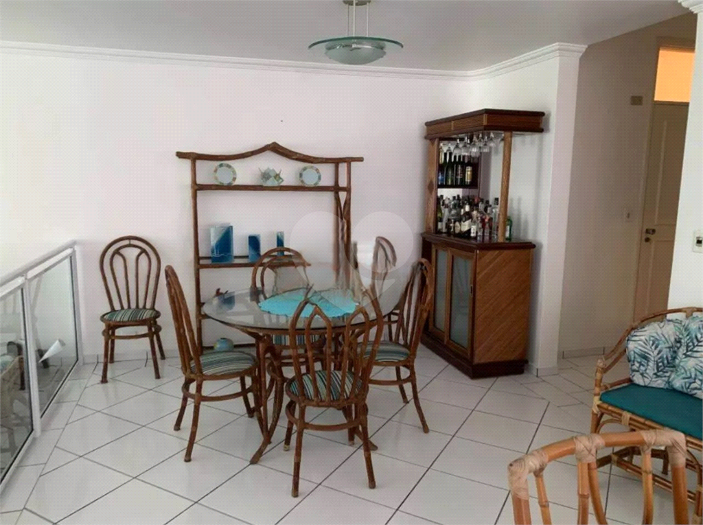 Apartamento à venda no Guarujá Pitangueiras com 3 dormitórios 1 vaga com 171m2.